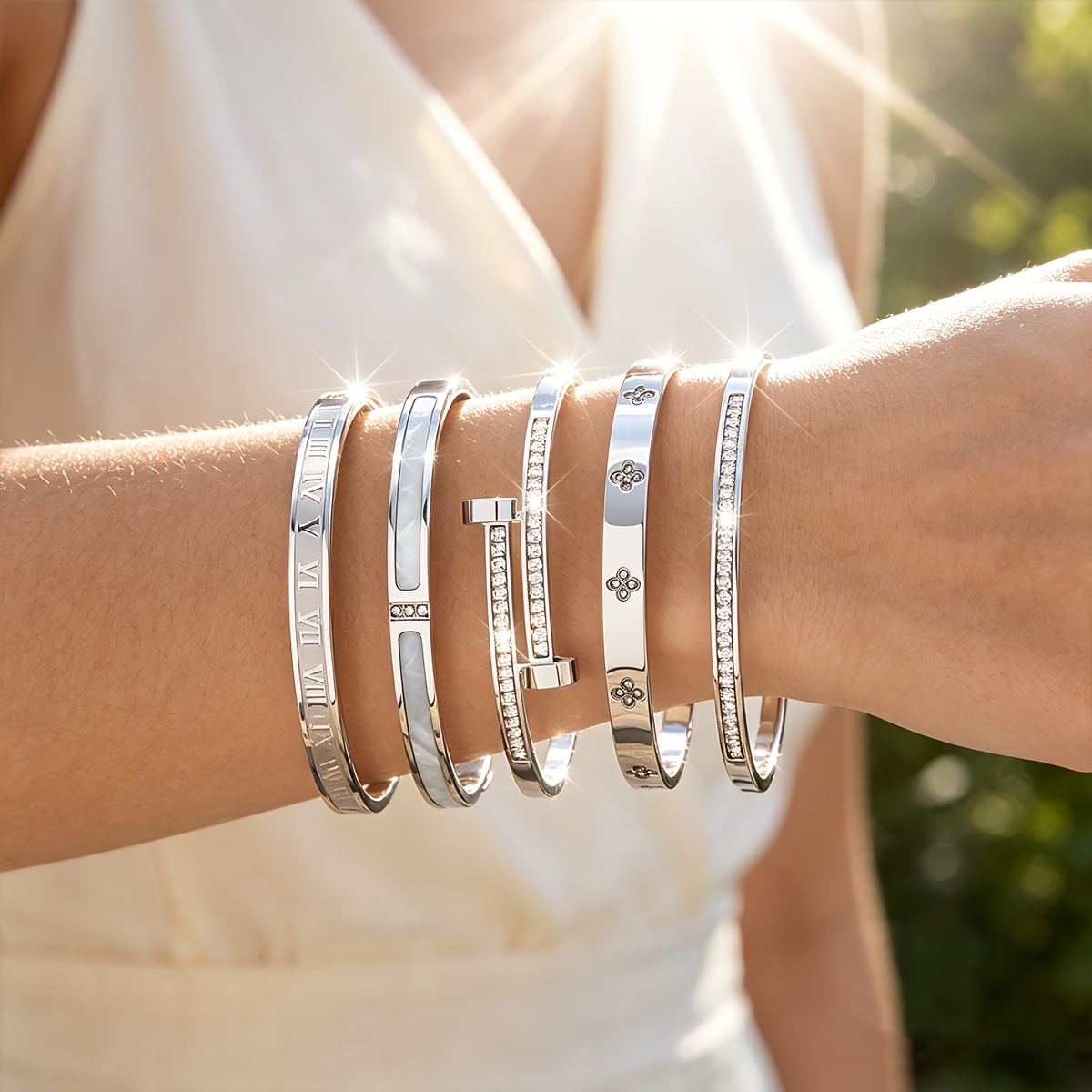 Stainless Steel Design Buckle Bracelet, Compact & Durable